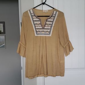 Embroidered Lightweight Top 
